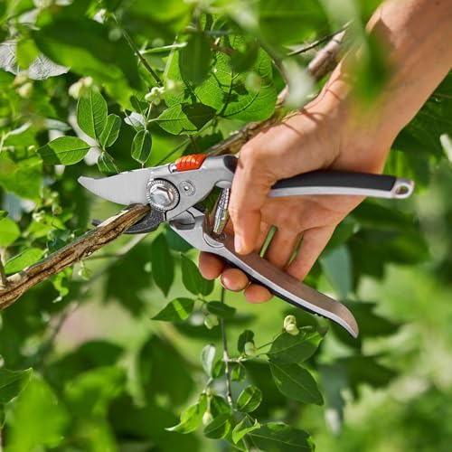 GARDENA Premium Aluminium Bypass Pruner, Replaceable Blade - 08702
