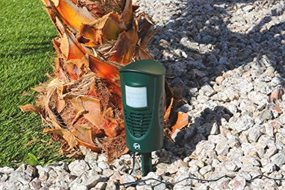 Cleanrth TSAR520 Advanced Ultrasonic Animal Repeller – Triple Scan Technology for Powerful Deterrence of Raccoons, Squirrels, Dogs, Cats, Badgers, Rabbits, Deer, Coyotes, and More